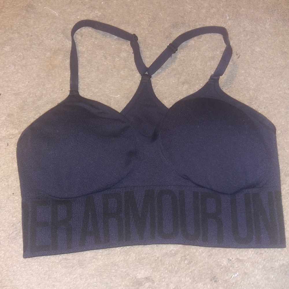 women's UnderArmour Sports Bra - black